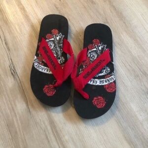 BNWT Sons of Anarchy Black and Red Skull Flip Flops
